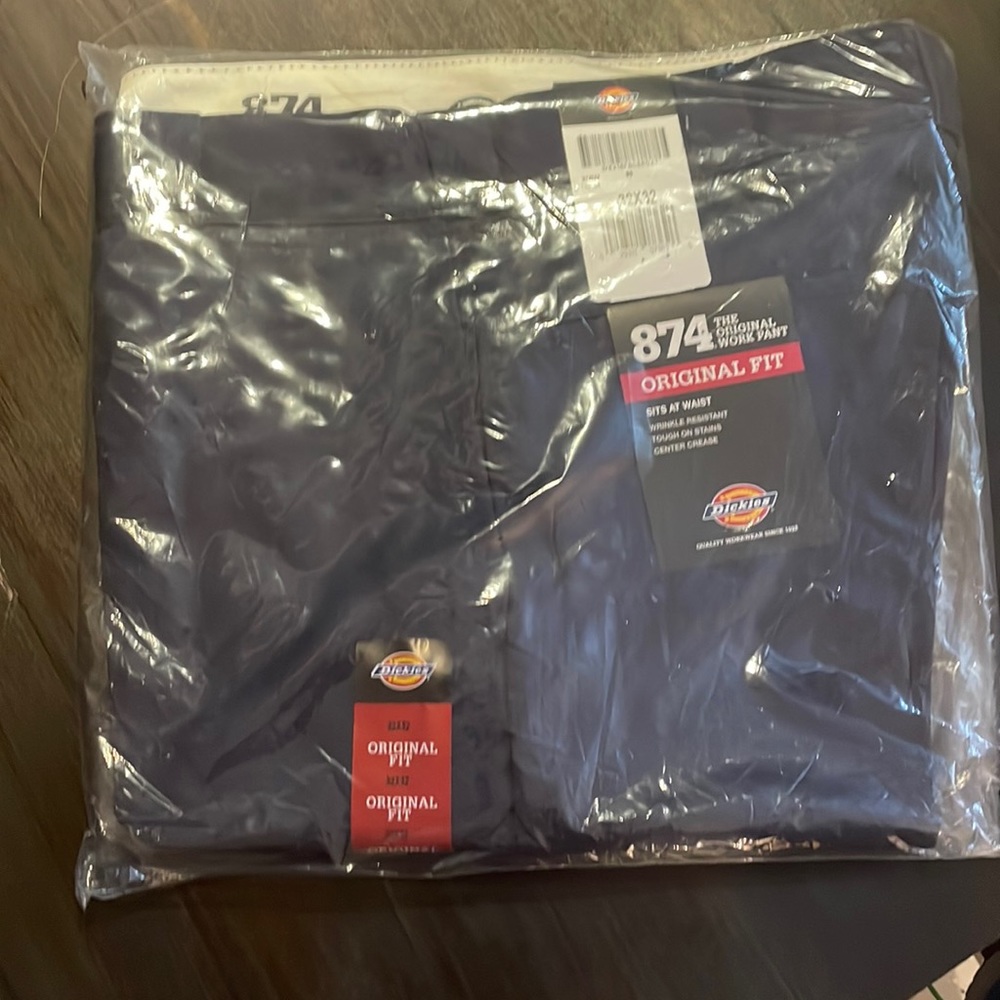 NWT. Mens Dickies work pants.  Still in packaging.  Size 32 x 32